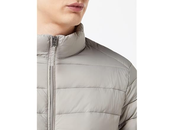 Amazon Essentials Men Packable Lightweight Jacket