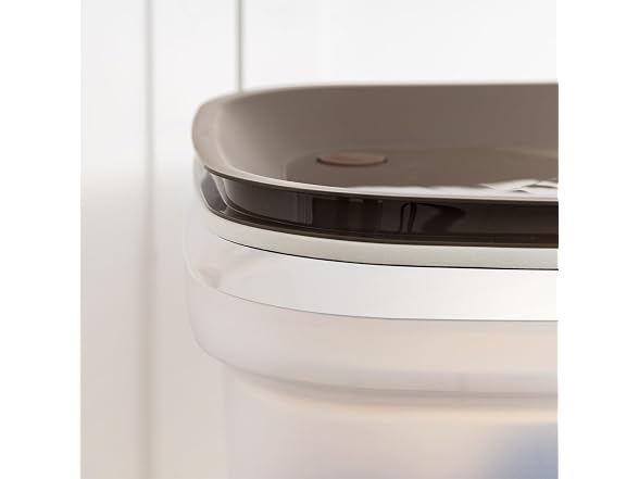 IRIS USA 25Lb/30Qt WeatherPro Airtight Pet F