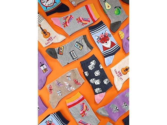 Hot Sox Women's Hip Crew Socks White (4-10)