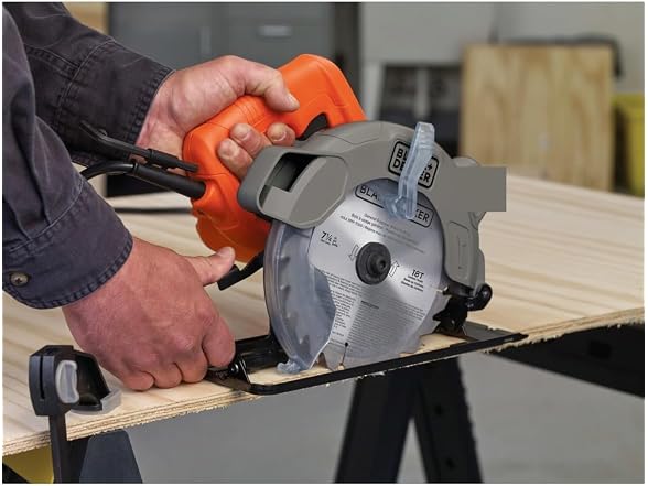 Black and Decker BDEC300C 7-1/4 Circ Saw