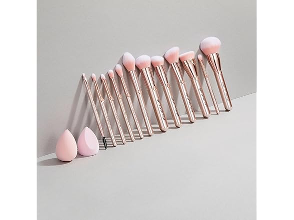 Revolution, Create Angled Foundation Brush (R8)