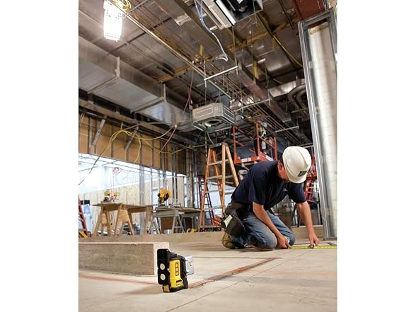 DEWALT DW089K Line Laser, Self-Leveling, 3-Beam