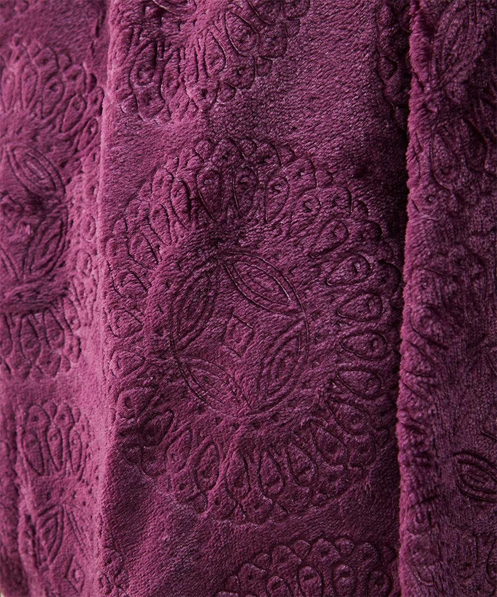Caesar Embossed Throw - Gallery 14