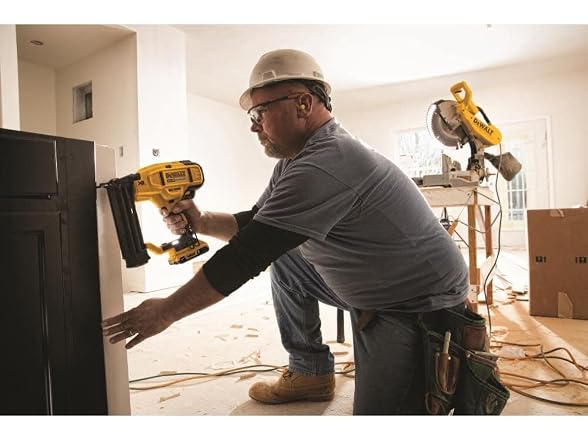 DEWALT DCN680B 20V MAX* XR® 18 GA Brad Nailer