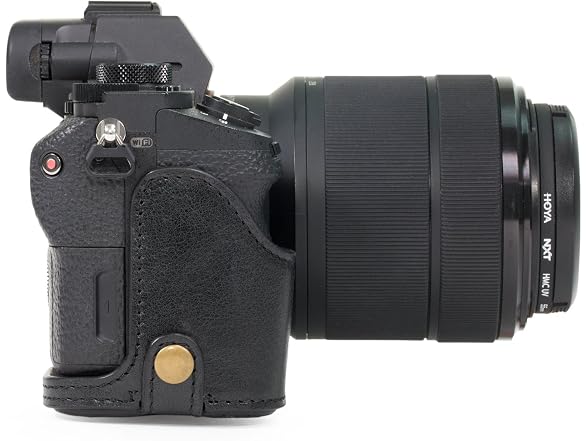 MegaGear Ever Ready Genuine Leather Camera Case