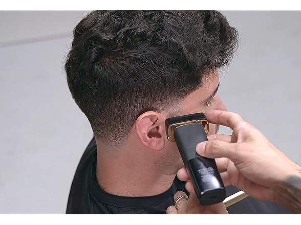 Andis 17300 reSURGE Electric Lithium Titanium Precision Foil Wet/Dry Rechargeable Shaver, Black (Open Box)
