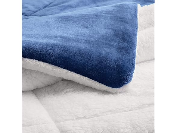 Amazon Basics 3-Piece Micromink Sherpa Set