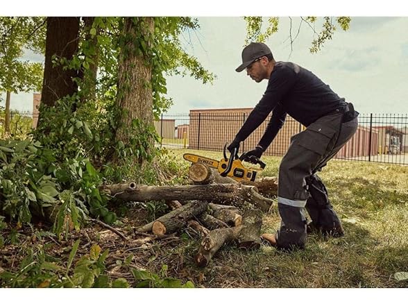 DEWALT DCCS621P1 20V MAX 12" Cordless Chainsaw Kit