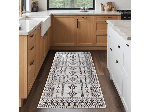 Superior 2'7"x6' Modern Diamond Border Rug