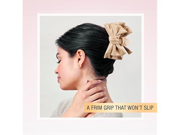 Scunci by Conair faux leather bow claw clip