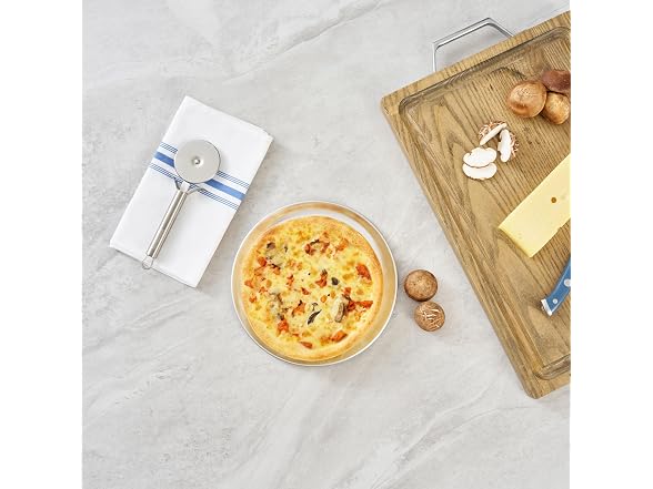 Restaurantware Aluminum Coupe Pizza Pan, 9 In, 12 Pack