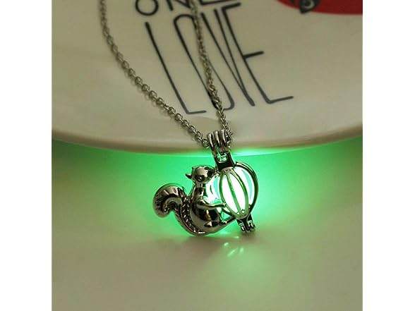 FUTIMELY Squirrel Luminous Necklace