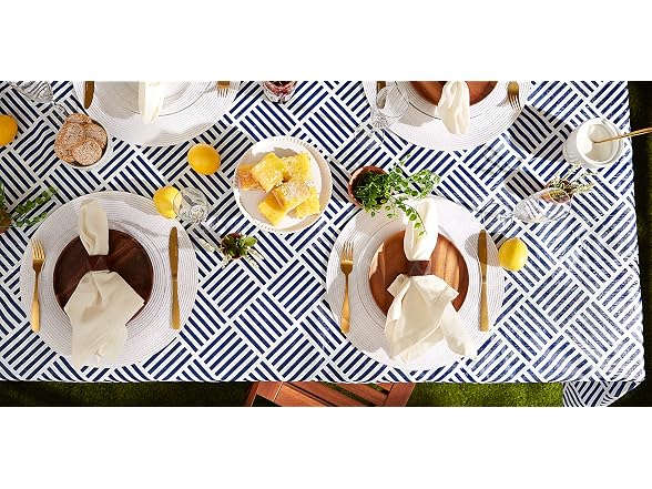 DII Indoor/Outdoor Vinyl Tabletop Collection Grid Pattern