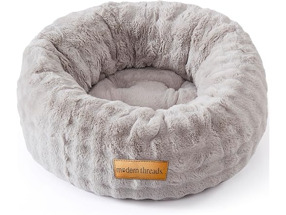 Modern Threads Calming Donut Dog Bed for Small Dogs - Gallery 5
