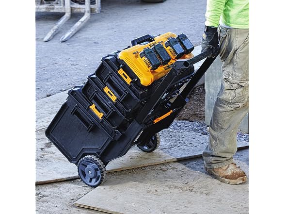 DeWalt DCB104 Battery 4 Inputs Charger