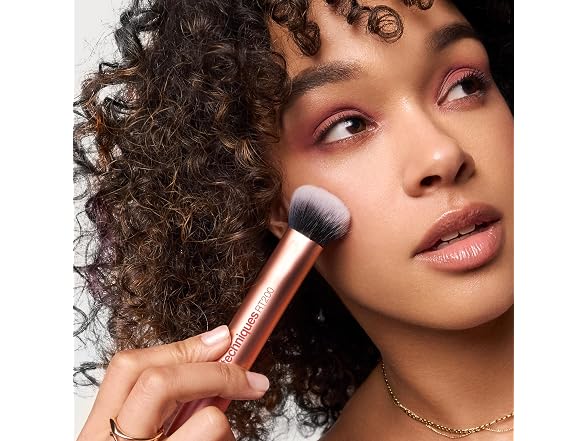 Real Techniques Expert Face Makeup Brush