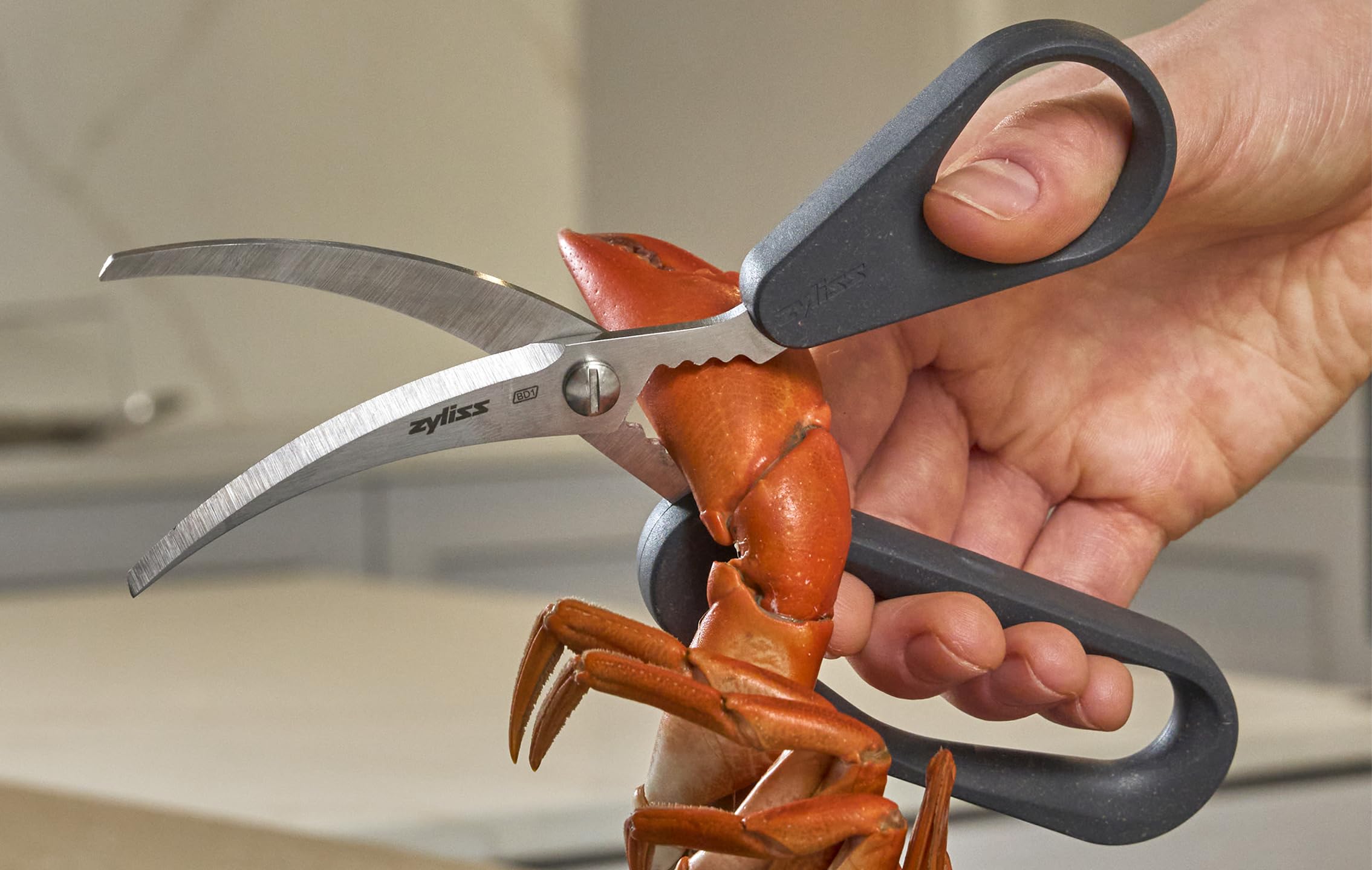 Zyliss Seafood Scissors with Integrated Shell Cracker - Gallery 5