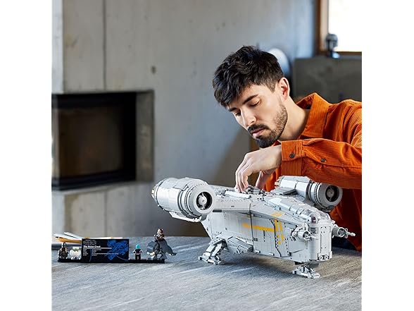 LEGO Star Wars The Razor Crest UCS Set, Ultimate Collectors Series