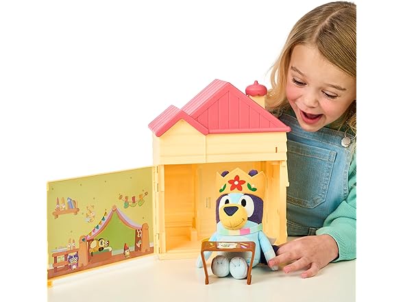 Bluey Play Date Plush Surprise