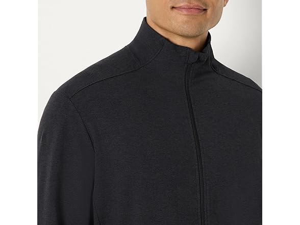 Amazon Essentials Men Athletic Soft Performance Zip Jacket