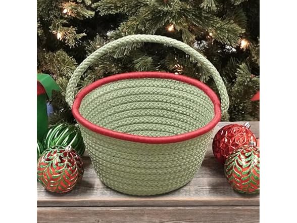 Colonial Mills Holiday Accent Gift Basket - Green