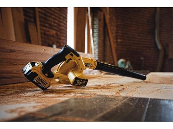 DEWALT DCE100M1 20V MAX* Blower for Jobsite Kit