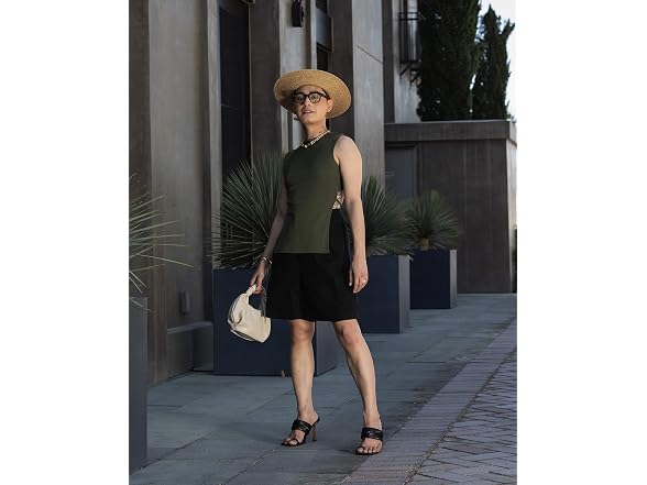 The Drop All Gender Sleeveless Back Cut Out Top (8)
