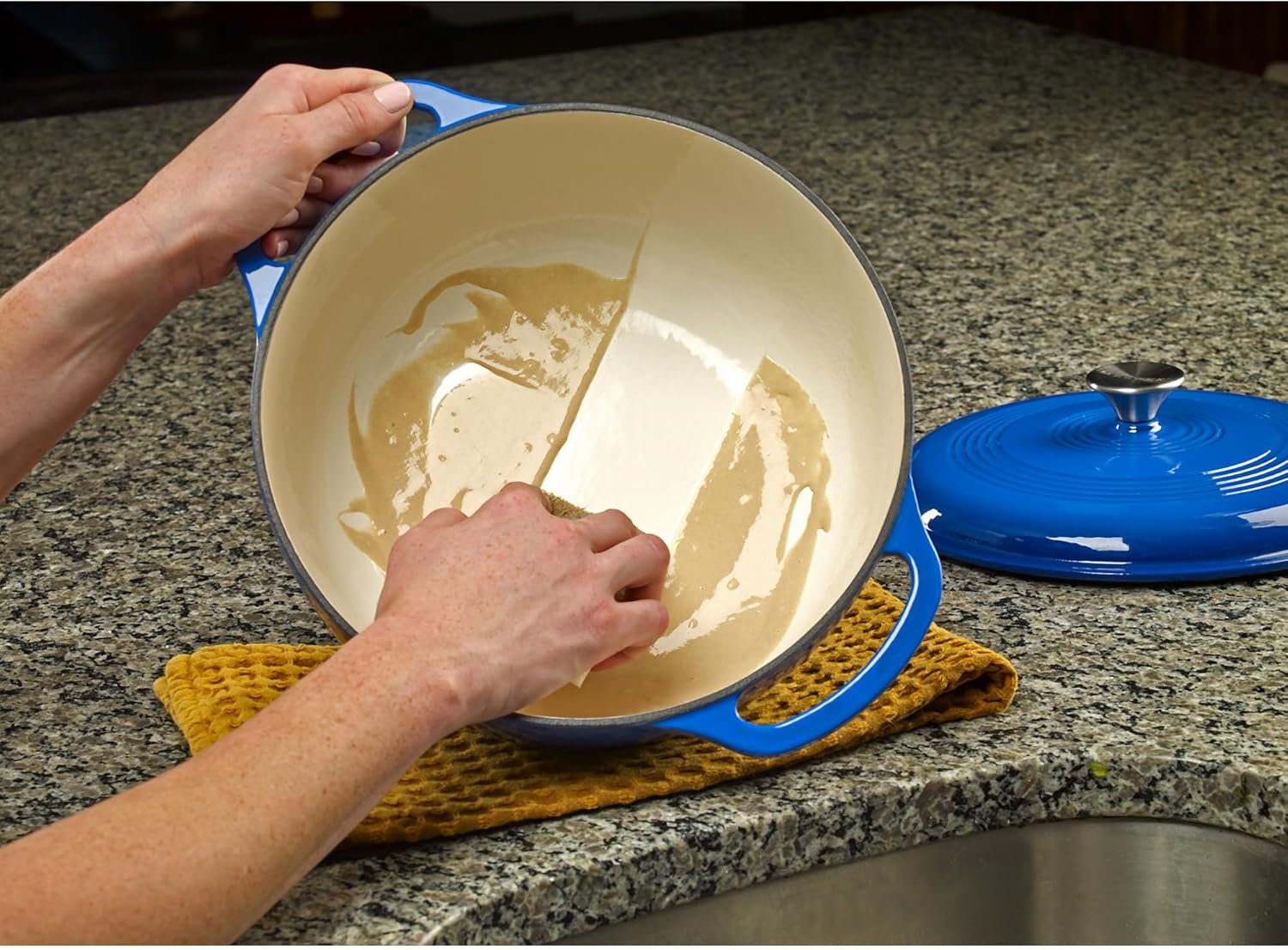 Enameled Cast Iron Round Dutch Oven, 6 qt - Gallery 8