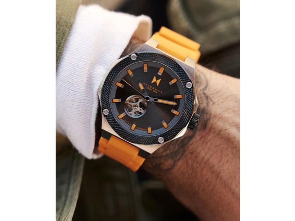 Black/Orange