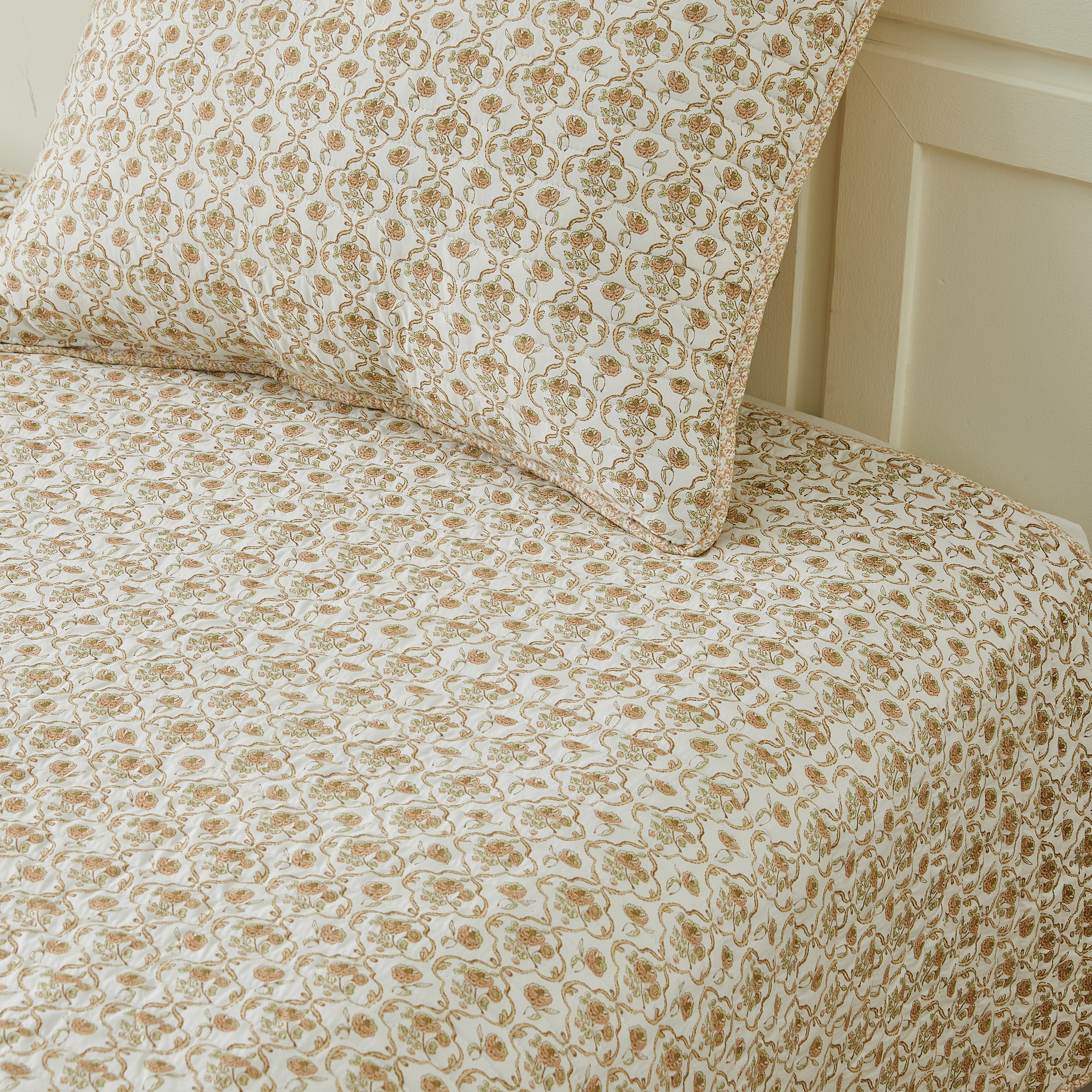 Patina Vie Vintage Floral 3Pc Quilt Set - Gallery 47