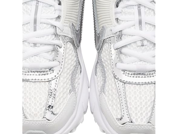 Nike W ZOOM VOMERO 5 WHITE/METALLIC SILVER