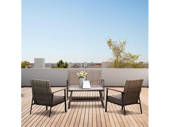 Four Seasons Courtyard Nantucket 4 Piece Patio Furniture Set