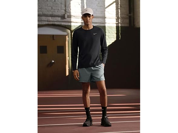 Nike Mens Challenger DriFit Shorts (XXL)