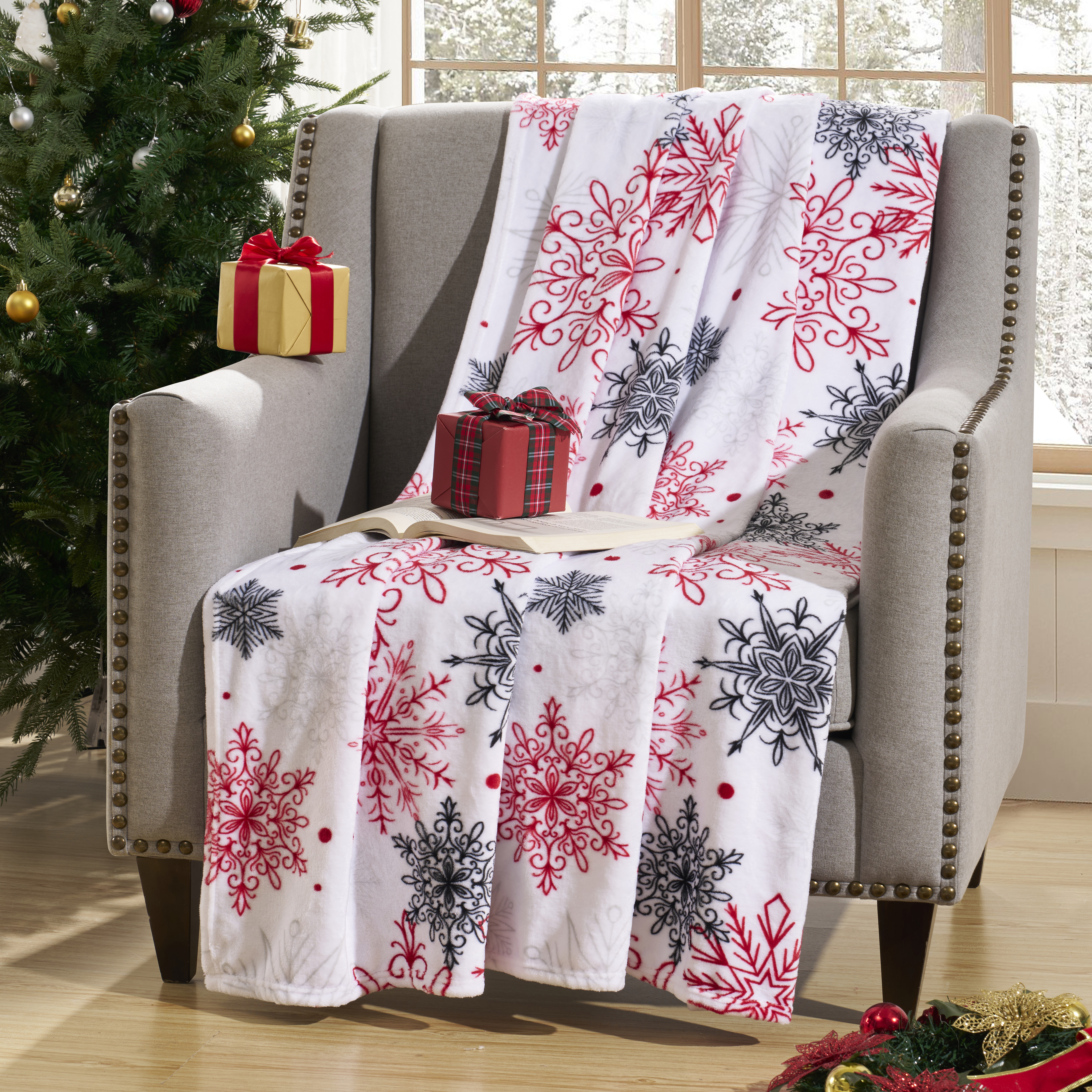 Holiday Plush Flannel Throw Blanket - Gallery 30