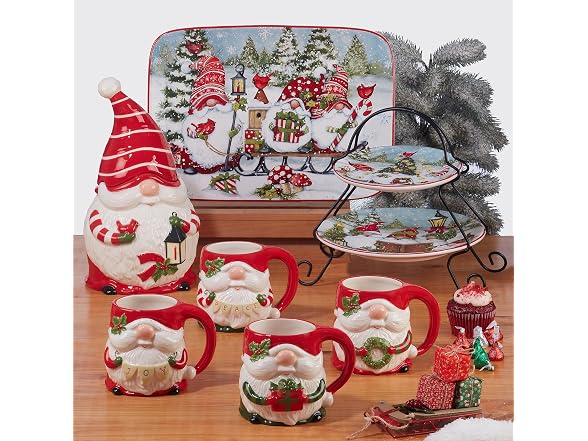 Christmas Gnomes 9" Salad/Dessert Plates