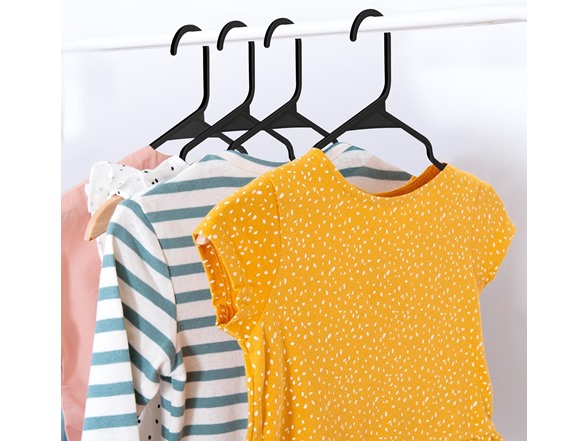 Simple Deluxe 30 Pack Plastic Hangers