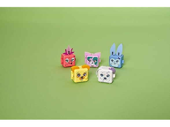 LEGO Friends Emma’s Dalmatian Cube Building