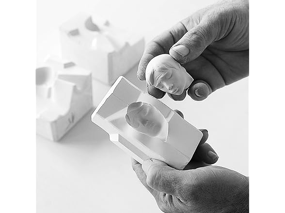 NAO Gentle Breeze. Porcelain Woman