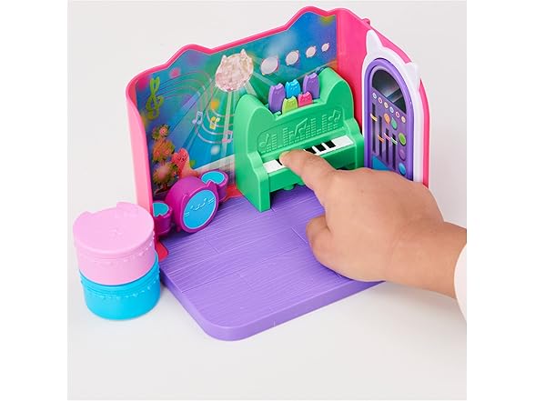 Gabby's Dollhouse, Groovy Music Room