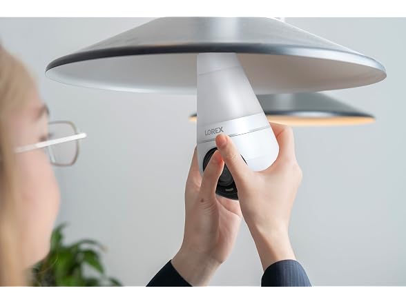 Lorex 2K Wi-Fi Smart Lightbulb Camera