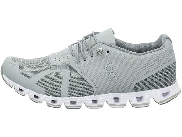 On Men's Cloud Sneakers (7.5)