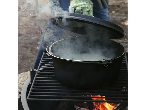 Sunnydaze 8qt Cast Iron Dutch Oven - Gallery 4
