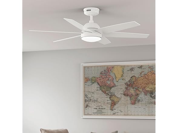 Hunter Fan 52 Inch White Indoor Ceiling Fan with Light and Remote