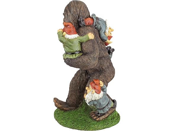 Design Toscano Schlepping the Garden Gnomes