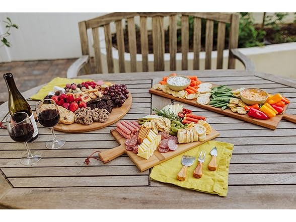 TOSCANA Madera Charcuterie Board