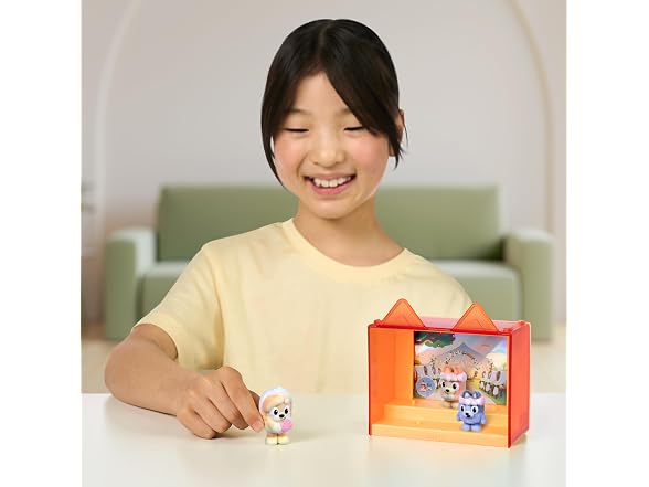 Bluey Fuzzies Episode Pack: The Sign, 3 Flocked Mini-Figures