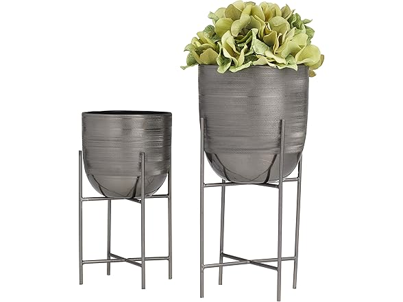 Deco 79 Metal Indoor Outdoor Planter