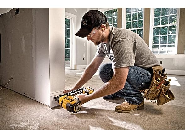 DEWALT DCN660B 16 GA Finish Nailer