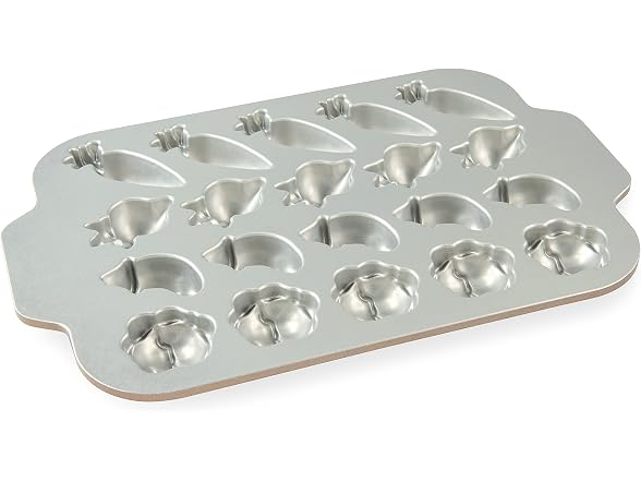 Nordic Ware Garden Patch Pan