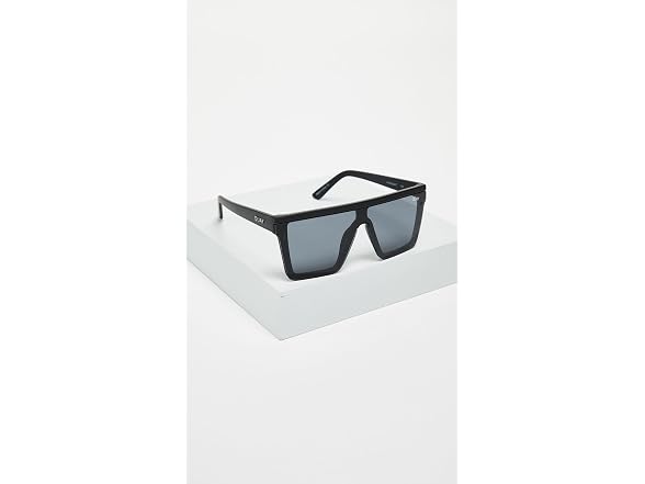 Quay Hindsight Sunglasses